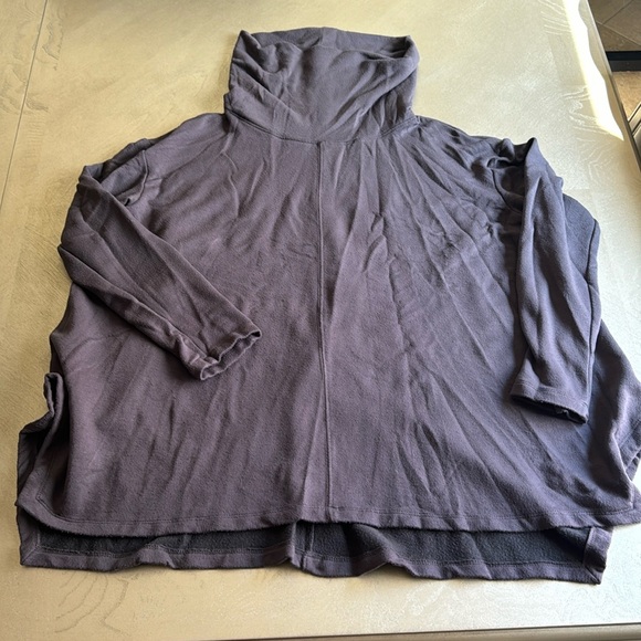 Super comfy oversized sweater with a turtle neck - Picture 1 of 11